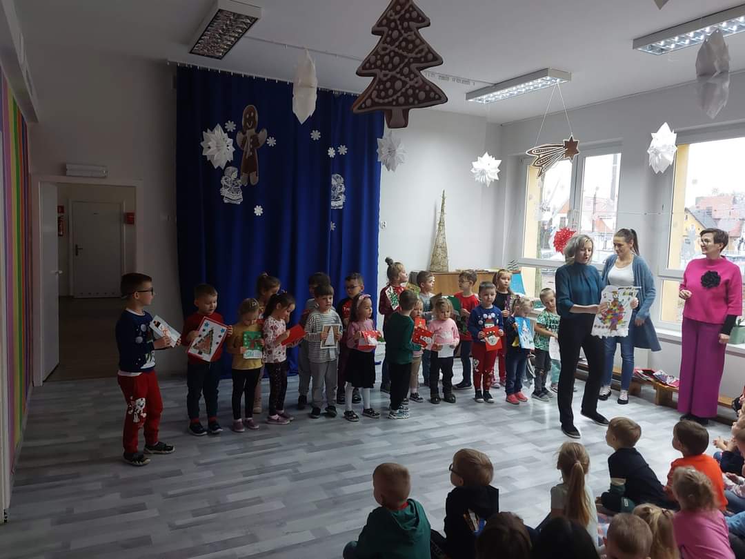 ROZSTRZYGNIĘCIE KONKURSU "KARTKA ŚWIĄTECZNA"